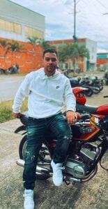 4ndrees_ Public Pic 4