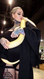 MistressDarkSindel Mistress and her snakes Pic