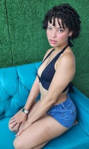 ChloeRaviss Your queen forever Pic