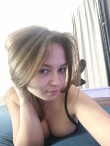 Olivia_OliV Public Pic 6