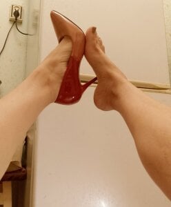 Marlan_Vagner My legs and shoes Immagine  2