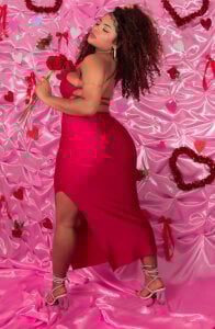 jones_maddy_ 🌹 Valentine's Day kisses, looks and pranks Εικόνα 4