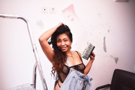 ElyaQuinn: Power Tools & Power Moves ( 2 фото)