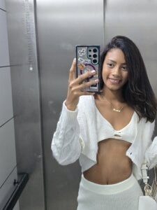 morena-399 Public Pic 6