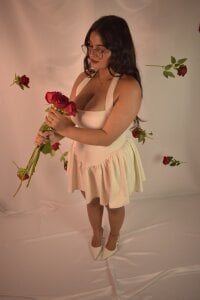 Abby_Raschell Happy Valentine's Day! 💘 Today I celebrate that they are with me.  3. fénykép