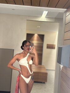 Naomi_2619 Public Pic 6