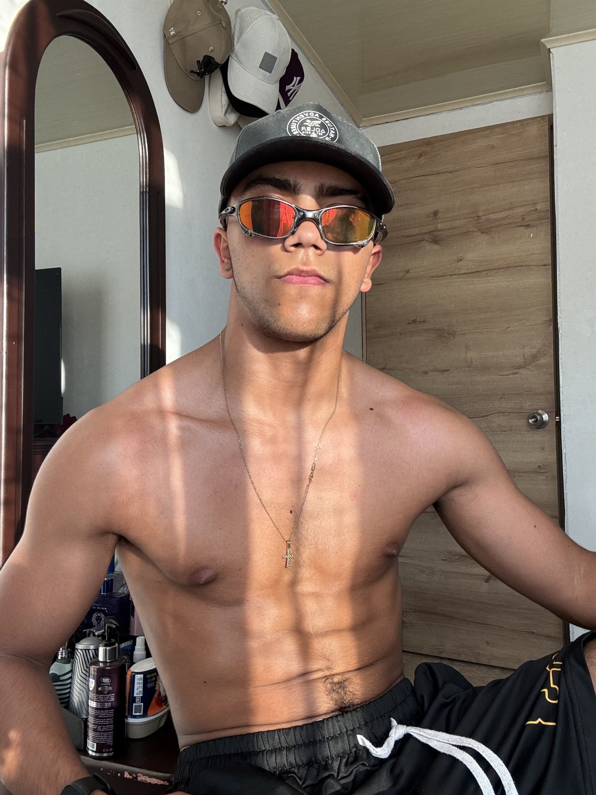 Colstorw_ Public зображення