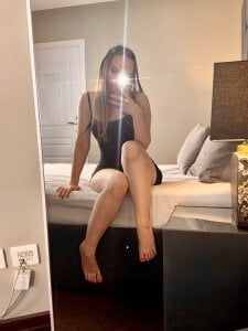 MollyMazer Public Pic