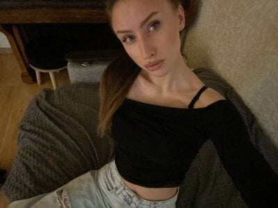 EllieRough Public Pic 5