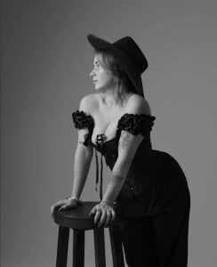 AnnmariePedone: Natural beauty ( 2 фото)