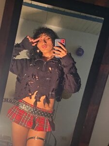 Sara_DeLuca_ Public Pic 2