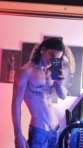 Let yourself be carried away by my dominant presen de AlbertBernal69  5 Imagens