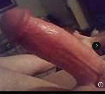 Couplecomparesmen Public Pic 4