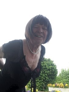 Dorle45 Das ist Dorle,im Garten Pic 7