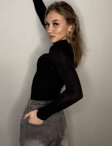 LawanaCournoyer Public  2. fénykép