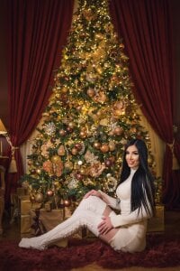 Beauty_Anne All I want for Christmas is… maybe you? 😏 Immagine  3