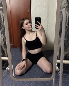 DevonaFares 💗Lace and shadows: elegance in every curve💎 Pic 6