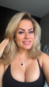 Sarah_Snow Public Pic 2