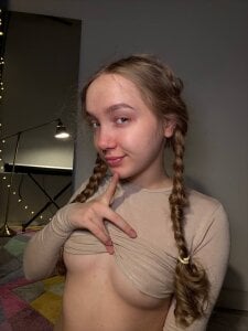 bambi_lu wanna see those underboobies? Pic