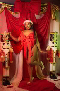 CaseyMoon 🎄Merry Christmas🎄 Pic 2