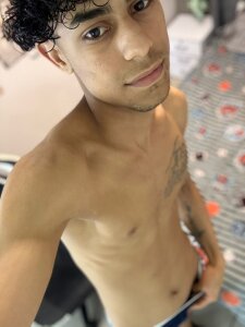 alejandroo_ Public Pic 2