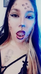 sharonnleon I am a cute dirty kitten Pic 3