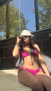 Nahomi_key_ Date in pool? Pic 3