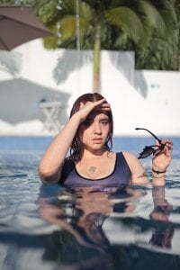 Swimming de Emily_Lindey  2 Imagens