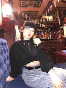 RianaRey time to go to the pub Pic