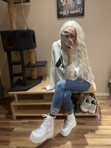 Celeste_Off Public Photo 5