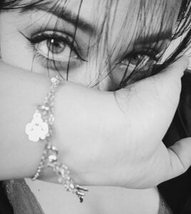 zahra_Jalid addicted to your look Pic 2