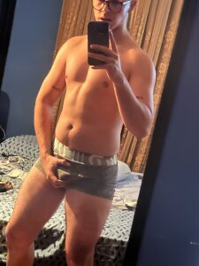 Twinkhott 🫦 Pic 5