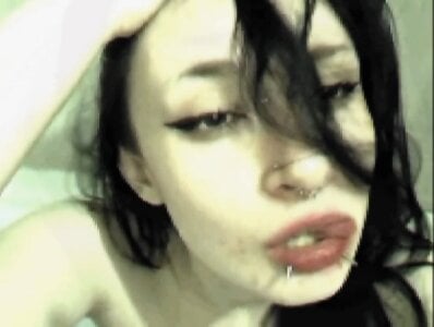 Juicy_VikkiWhereTheTreesMeetTheFreeway图片 6