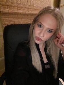 ElbaBrown Public Pic 5