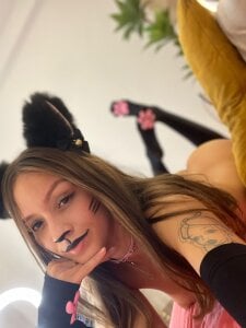 millie_byers I`m your Kitty😽 Pic 2