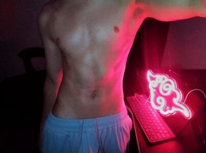 joji_Spencer Would you like to get to know me a little more… intimately? Pic 7