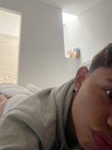 Zacktorres_ Hello 🍌 Bilde 3