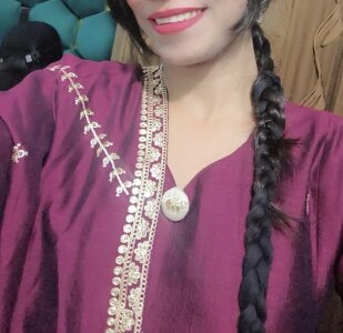 miss_khan207 Public Pic 3