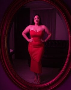 Scarlet_Ray_ Mirror mirror 💄 slika