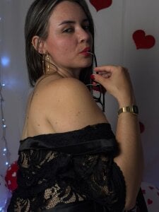 ElenaWatsonn valentine's day 💗💋 รูป  9