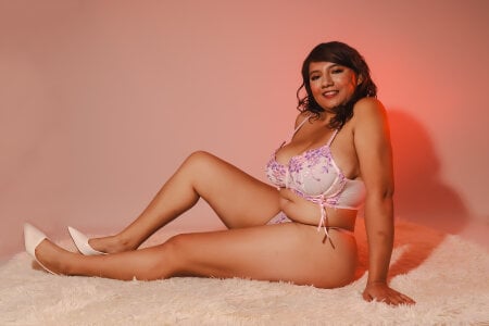 timkerbell_ delicious curves Gambar 4