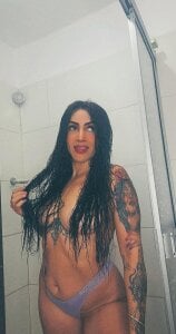 ArianaRosee_ bathing this body 🔥 Pic 2