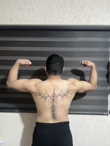 Yo de Tuamigoint2569  6 Imagens