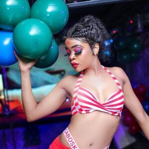 laraannika Public Pic 6