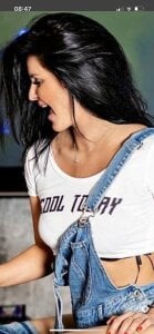 RikaCoutts Public  2টি ছবি