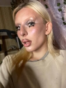 editorial babe od LexieWintour  2 snímek