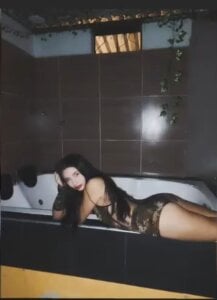 Karoline_spec Public Pic 3