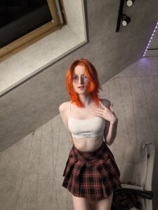 ElizabethHarpper new hair colour Pic