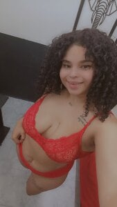 katalella_22hot Public Pic 4