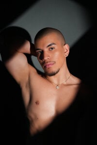 Bruno_Rangel Desire between shadows Bilde 3